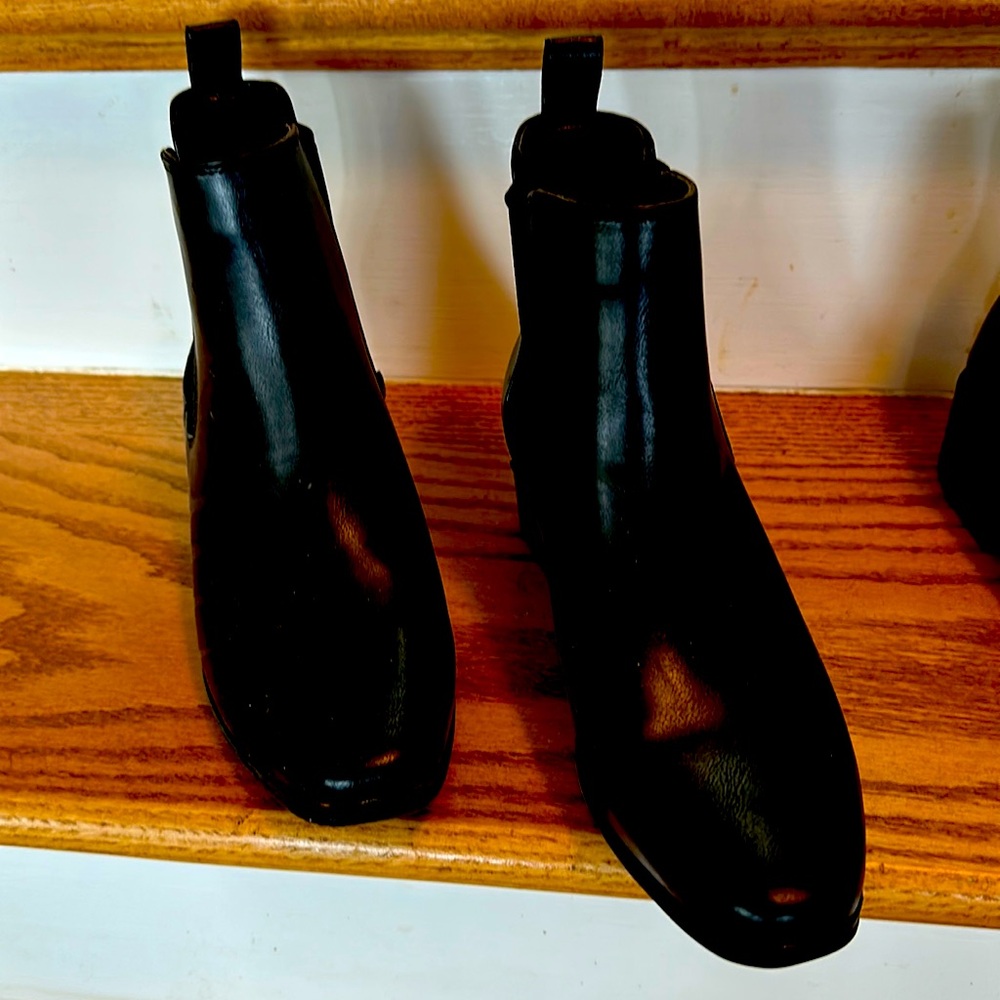 Pair of BLACK BOOTIES 8.5 medium